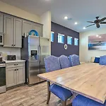 Contemporary Home With Hot Tub 4 Mi To Disney Magic