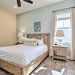 Contemporary Home With Hot Tub 4 Mi To Disney Magic