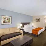 Days Inn & Suites By Wyndham Orlando Airport