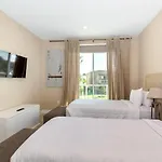 Home 4 Stylish Suites Luxury
