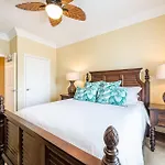Top Floor*Balcony*Vistacay Convention Ctr & Idrive
