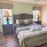 Rocco\'S Retreat