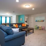 9 Bedroom Vacation Home In Windsor At Westside