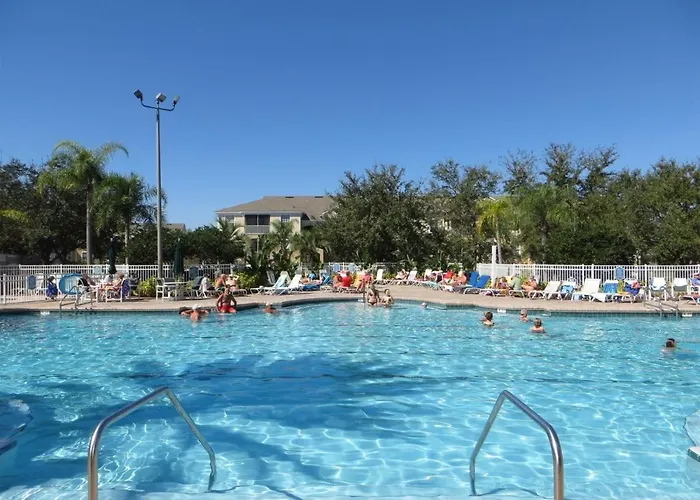 4 Bedroom Pool Home Minutes From All The Major Attractions