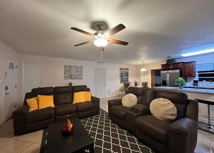 Cozy Family Home 10 Minutes From Ucf
