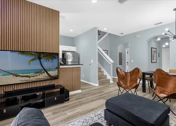 3 Bedrooms - 3 Bathrooms - Regal Oaks 5714 Dd