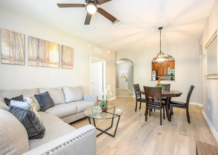 Vista Cay Deluxe Condo, Near The Parks! - 3002