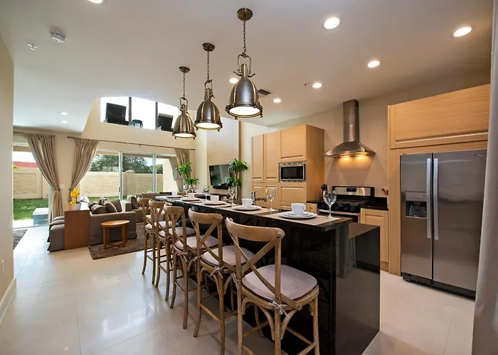 3 Bedrooms Luxury Home Near Disney