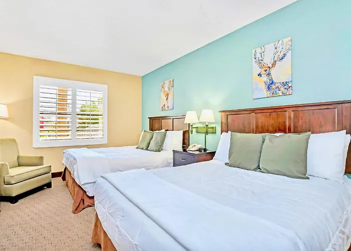 Modern Suite With 2 Queen Beds - Near Disney
