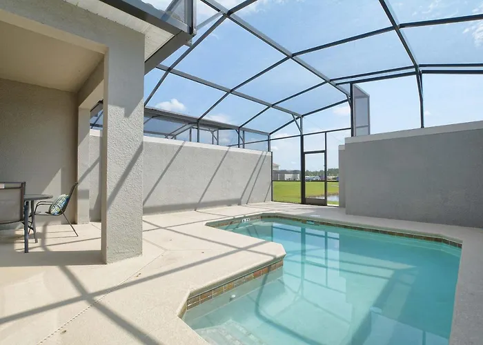 Storey Lake-4 Bedroom Townhome W/Splashpool-1618St