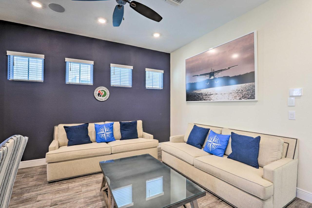 Contemporary With Hot Tub 4 Mi To Magic * Orlando