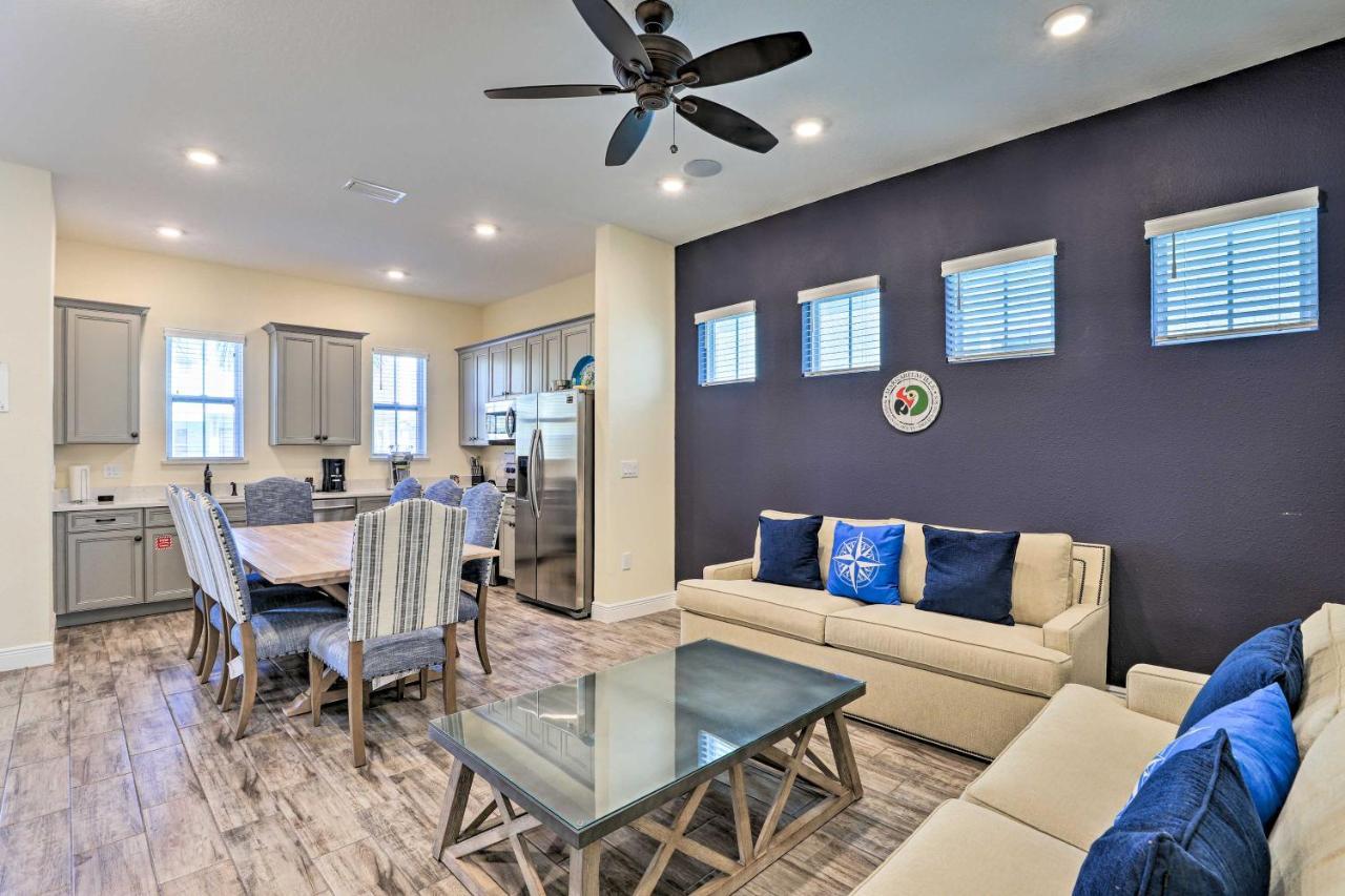 Contemporary With Hot Tub 4 Mi To Magic Orlando