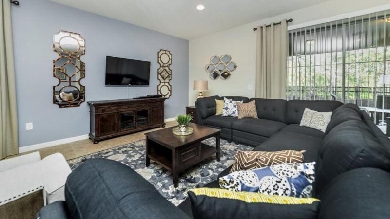 Stunning 8 Bedroom 6 Bath Pool At Windsor At Westside Holiday home Orlando