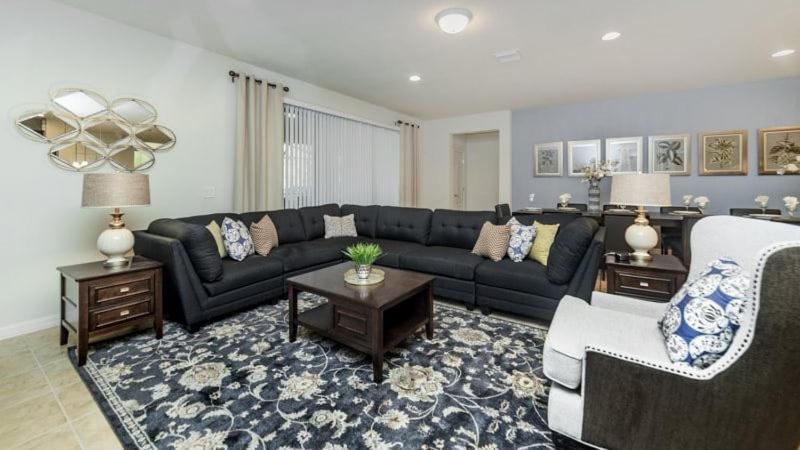 Stunning 8 Bedroom 6 Bath Pool At Windsor At Westside