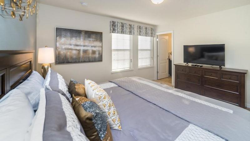 Holiday home Stunning 8 Bedroom 6 Bath Pool At Windsor At Westside Orlando