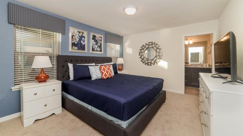 Holiday home Stunning 8 Bedroom 6 Bath Pool At Windsor At Westside