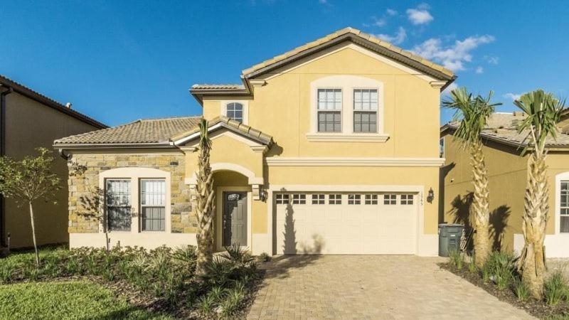 Holiday home Stunning 8 Bedroom 6 Bath Pool At Windsor At Westside