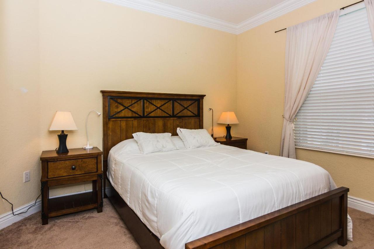 3br 2bath Balcony 5min Conv Center 1410ft Holiday home