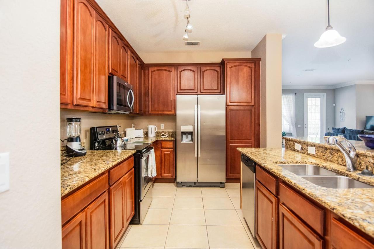 3br 2bath Balcony 5min Conv Center 1410ft Holiday home *
