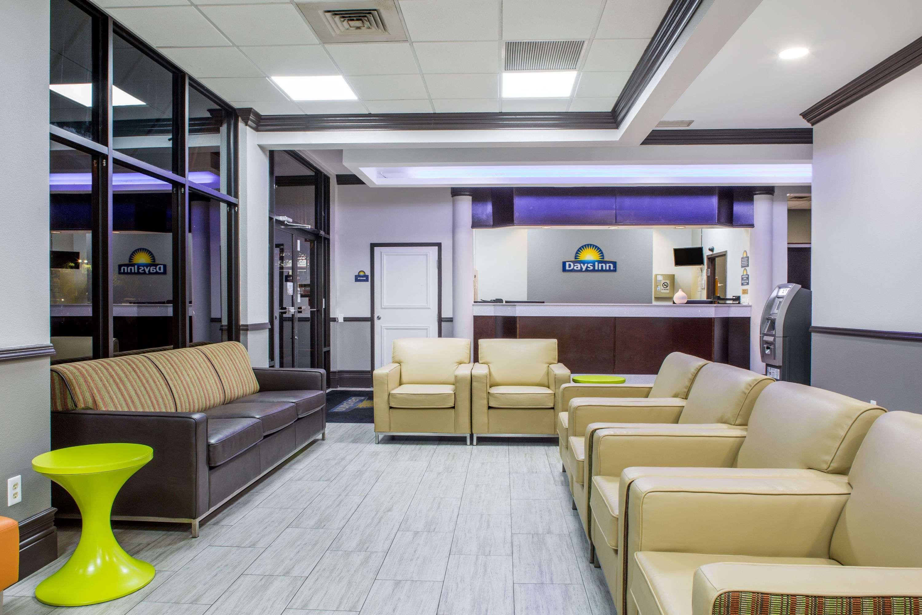 Days & By Wyndham Airport Orlando