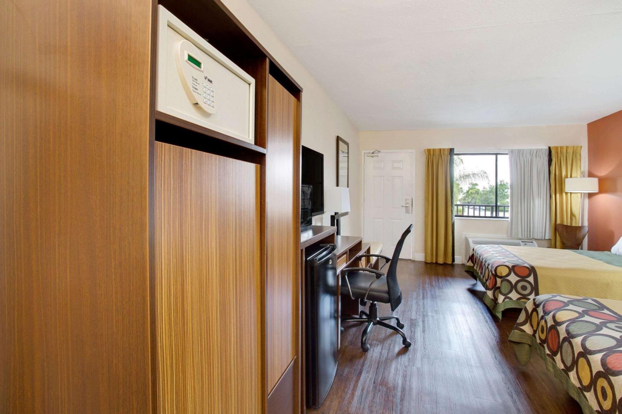 Super 8 By Wyndham International Drive Hotel 2*