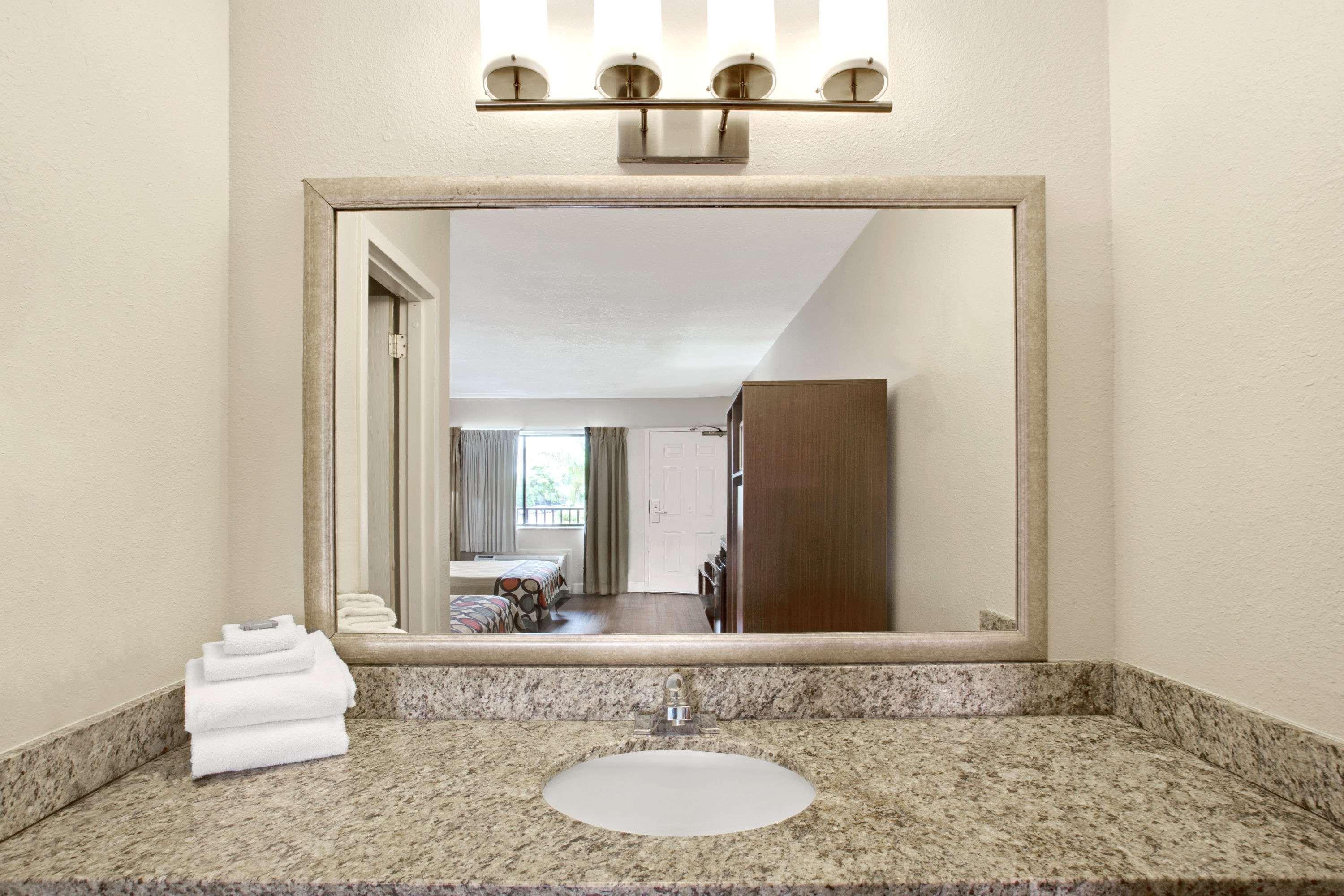 Super 8 By Wyndham International Drive Orlando