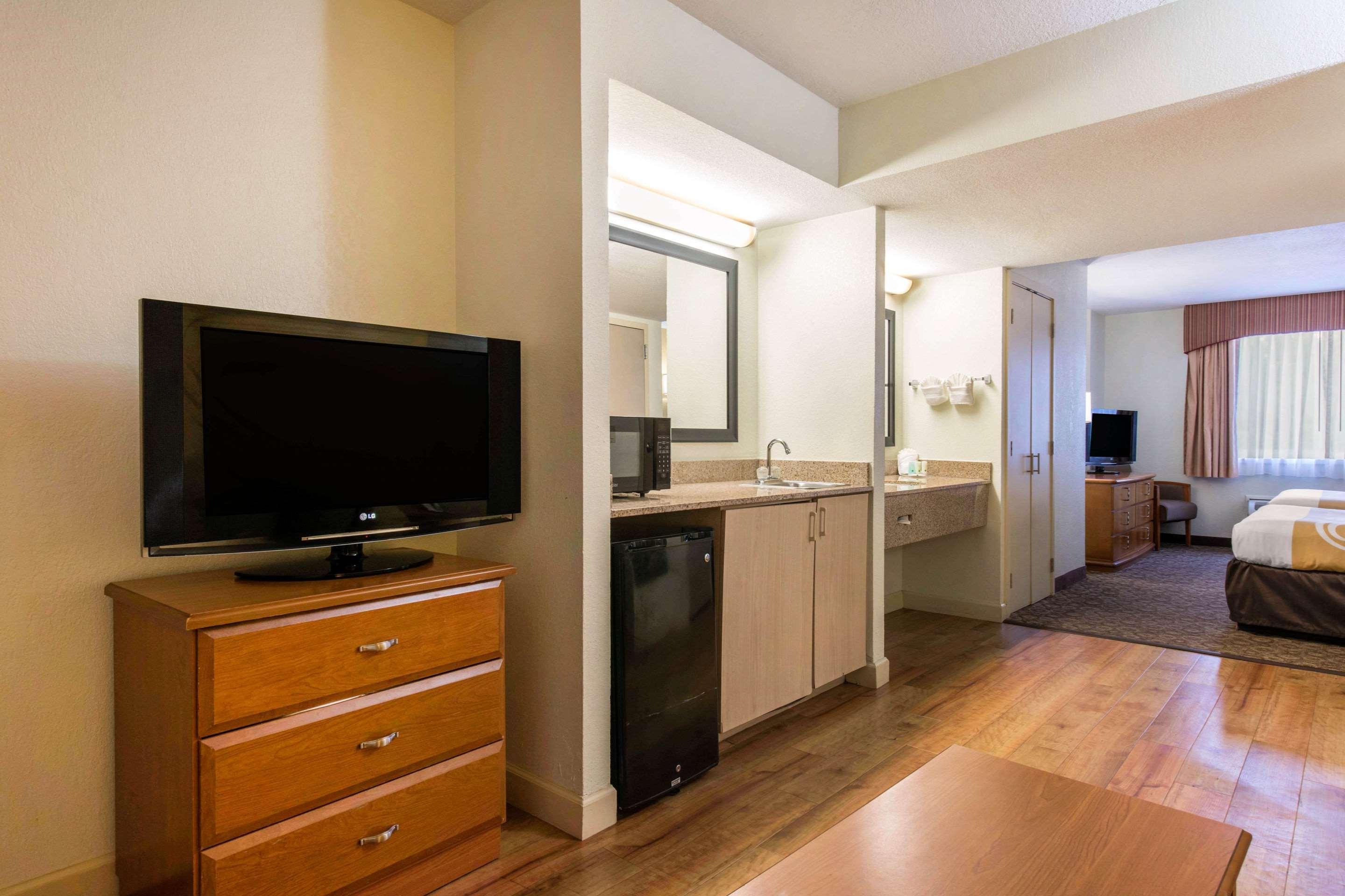 Hotel Quality & Near The Theme Parks 3*