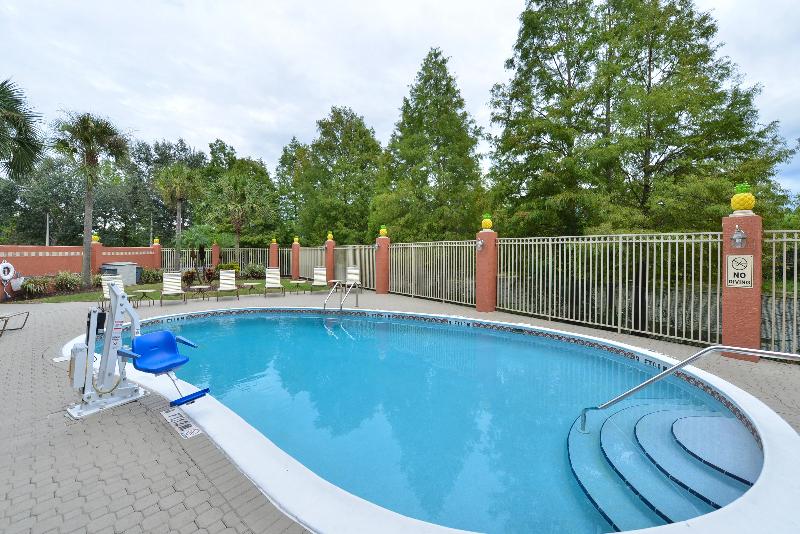 Hotel Quality & Near The Theme Parks Orlando