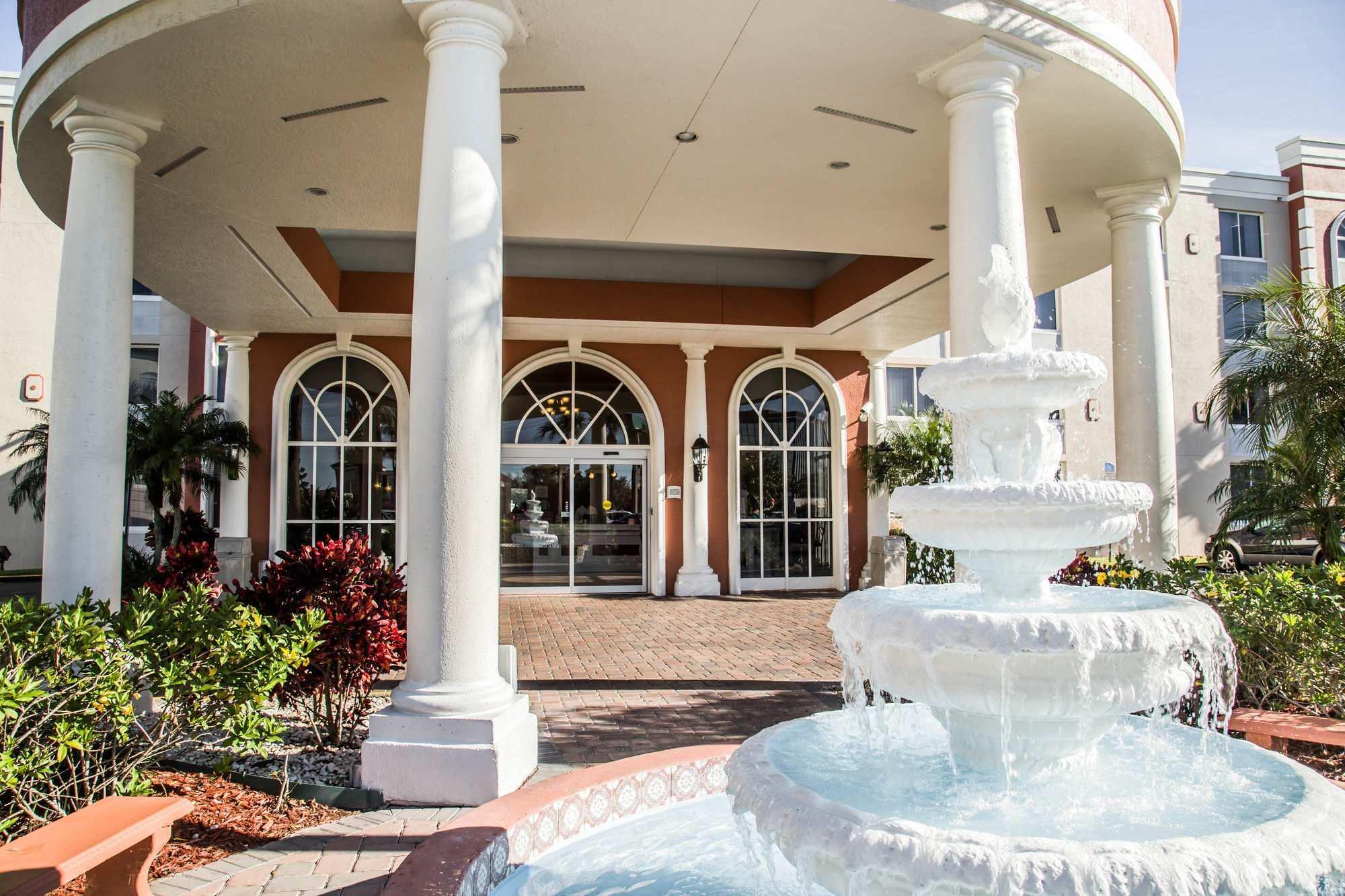 Hotel Quality & Near The Theme Parks