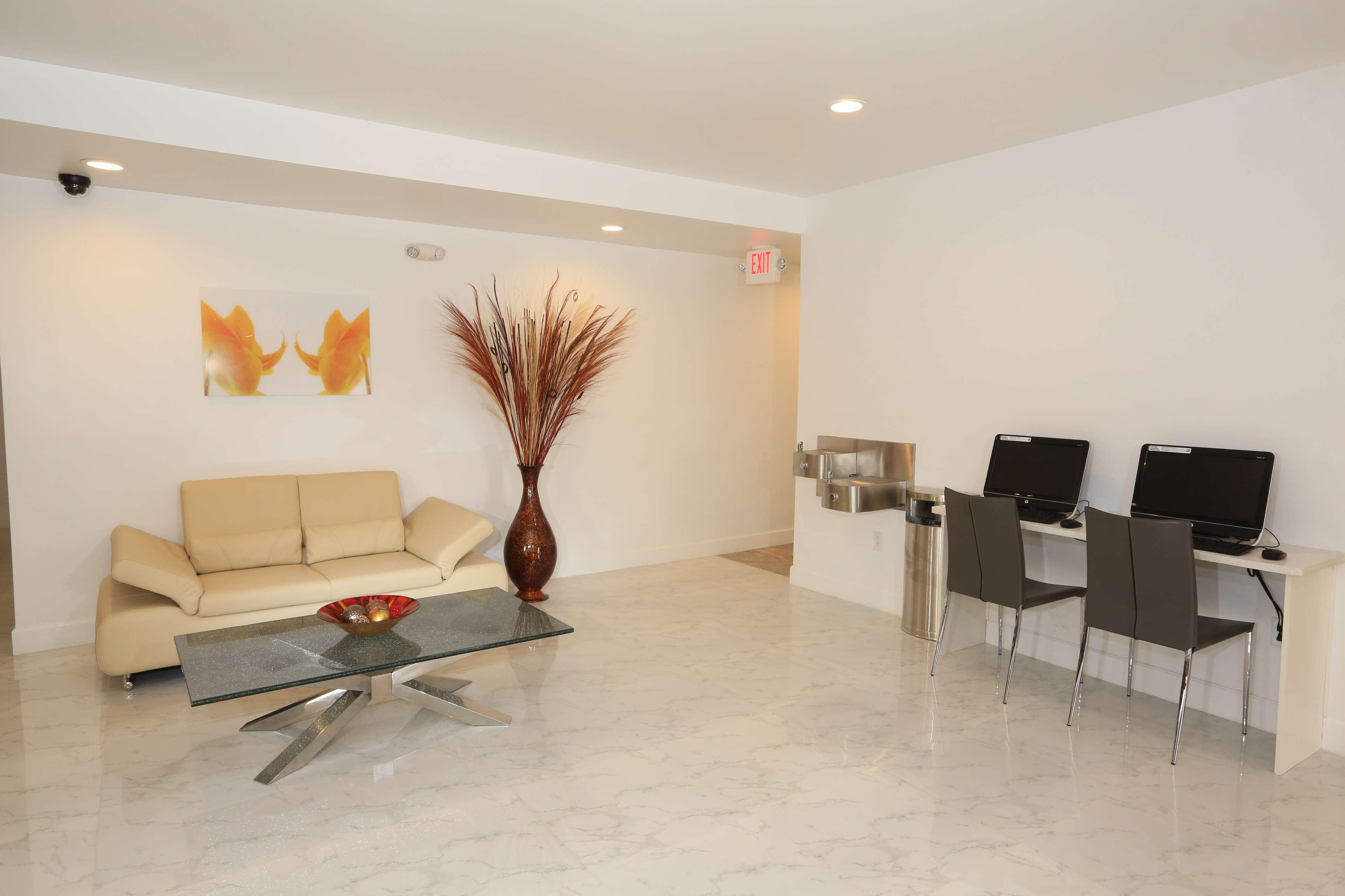 Hotel Surestay By Western International Drive