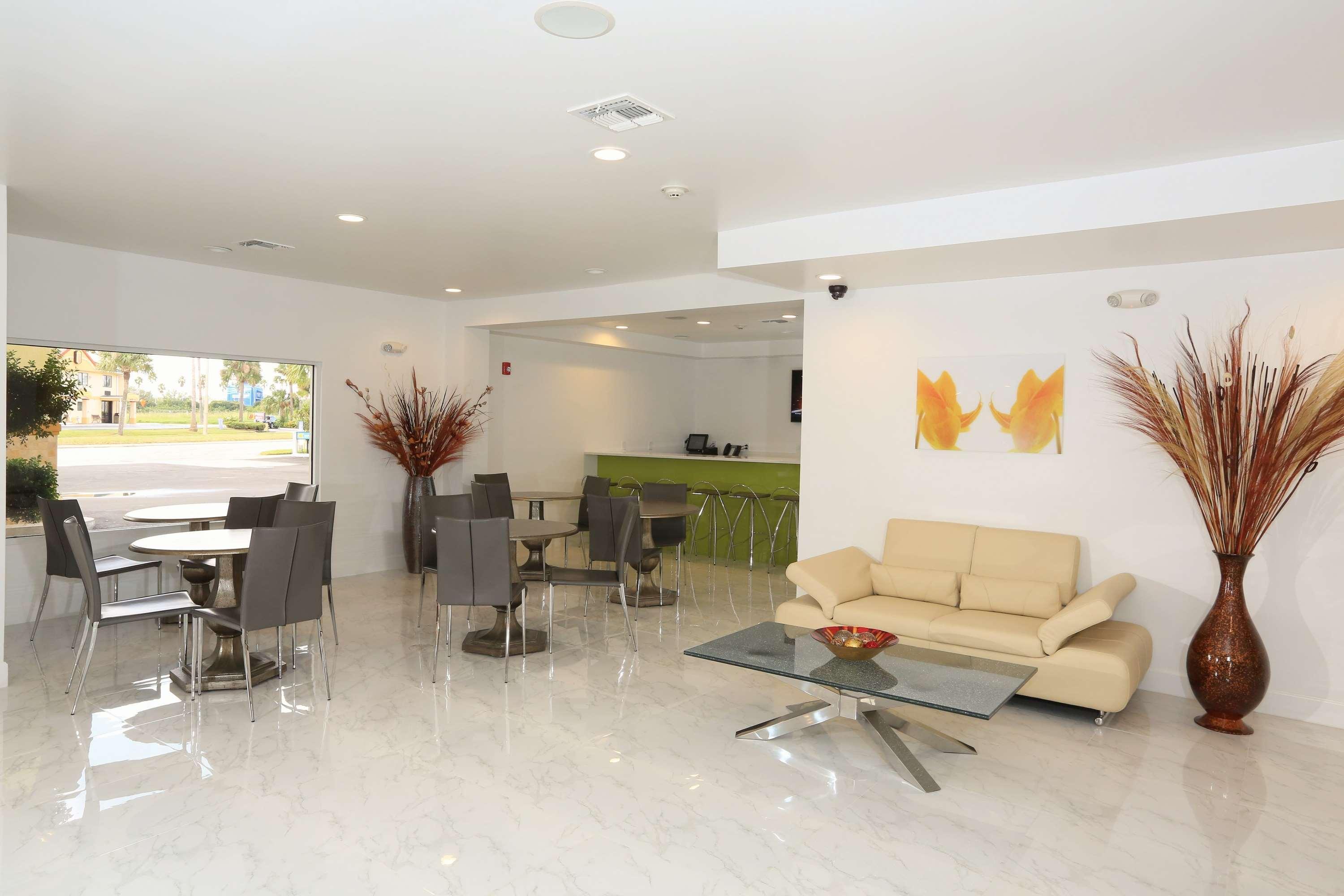 Hotel Surestay By Western International Drive Orlando