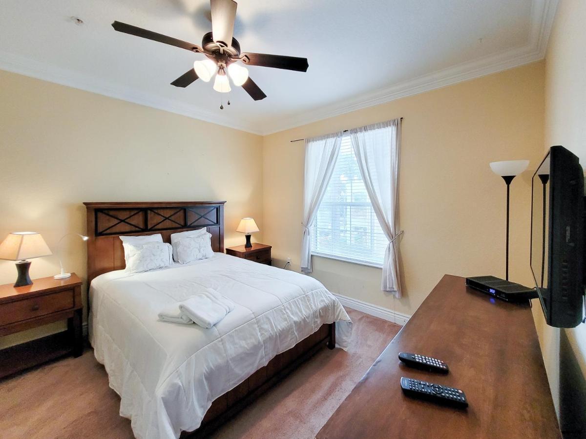 3br 2bath Balcony 5min Conv Center 1410ft Holiday home *