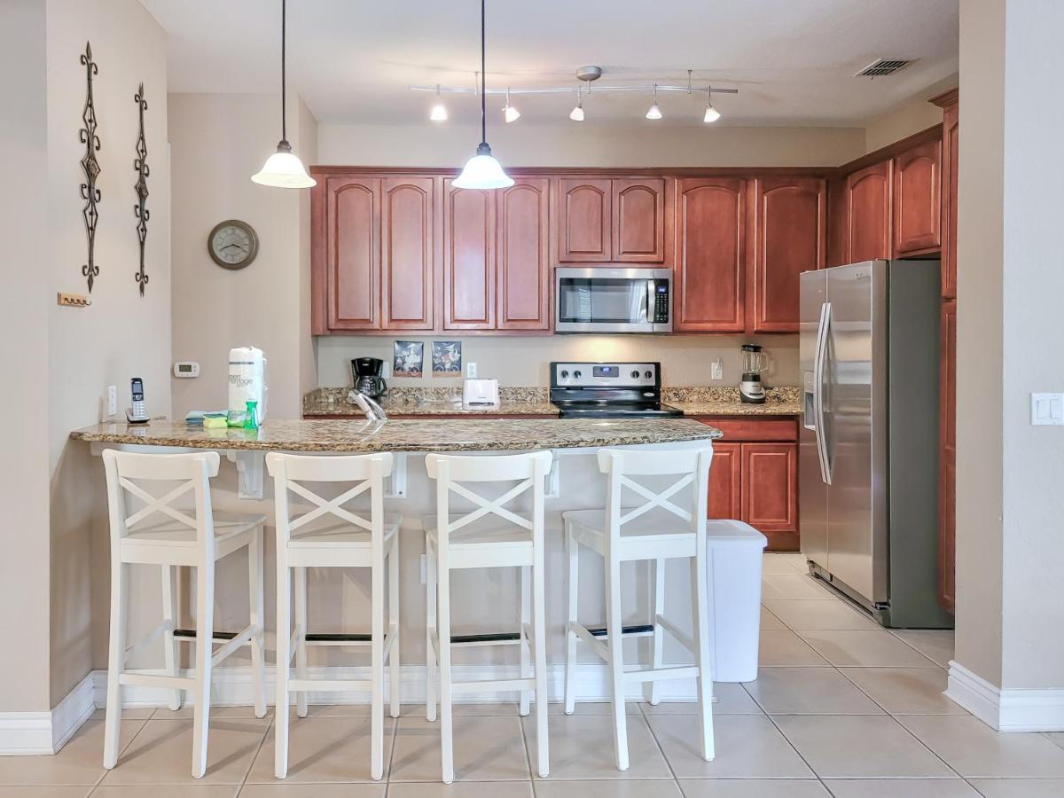 3br 2bath Balcony 5min Conv Center 1410ft Holiday home