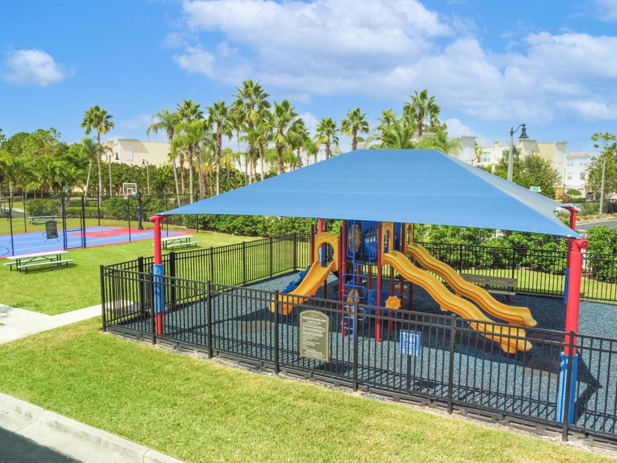 3br 2bath Balcony 5min Conv Center 1410ft Holiday home *
