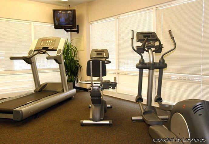 Fairfield Airport Hotel 3*