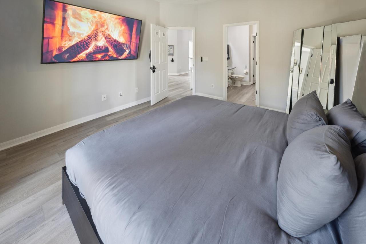 Amazing Themed Oasis 3br Near Parks Townhouse Holiday home *