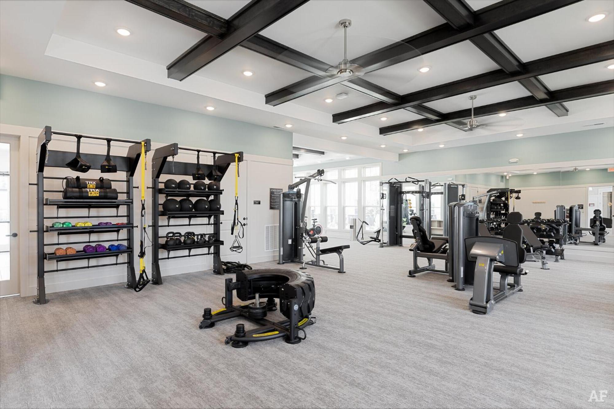 Complete Sleek Modern 10 Min To Parks Pets Allowed, Resort-style Amenities *