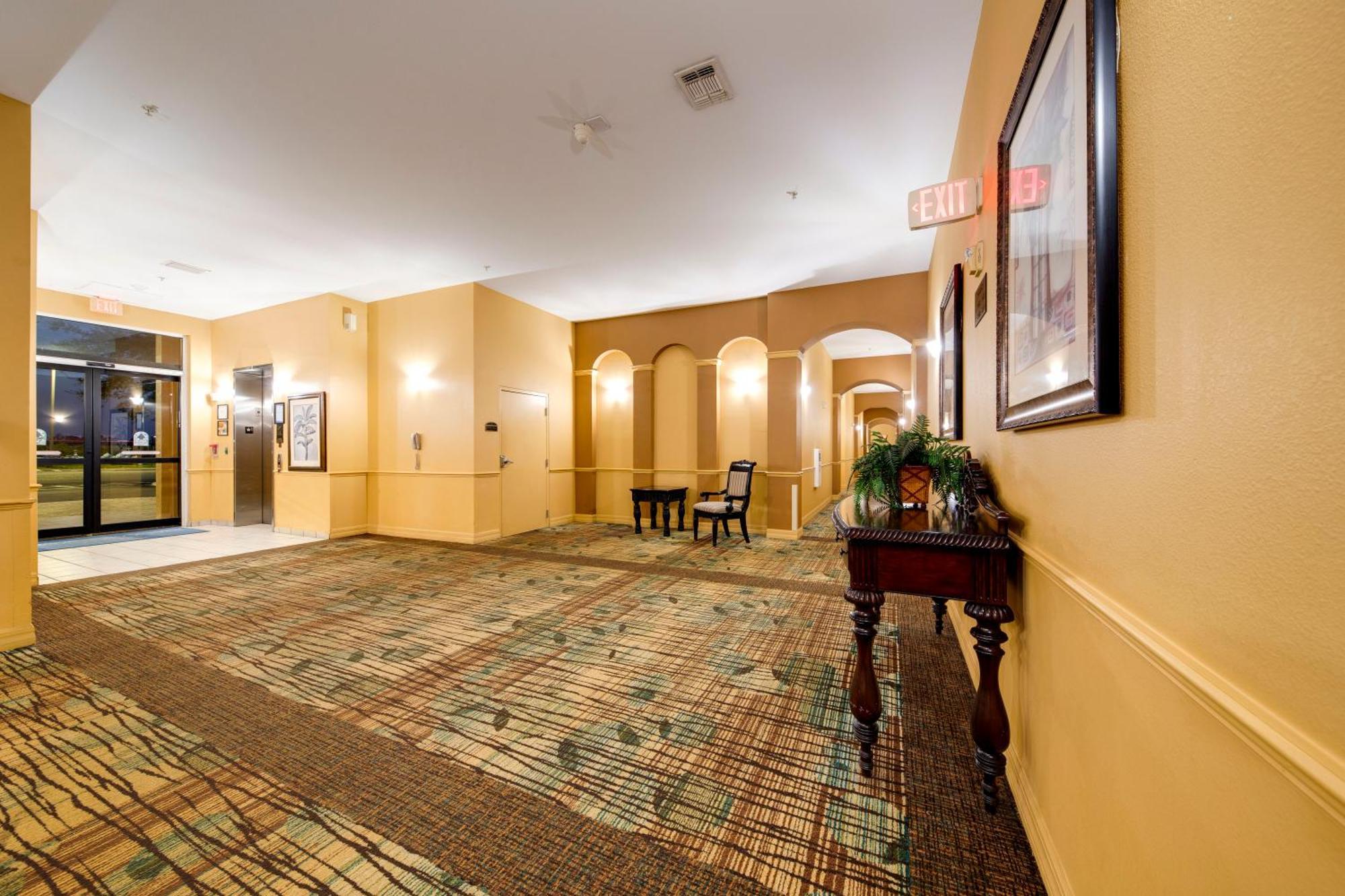 Elegant Retreat Near Disney *