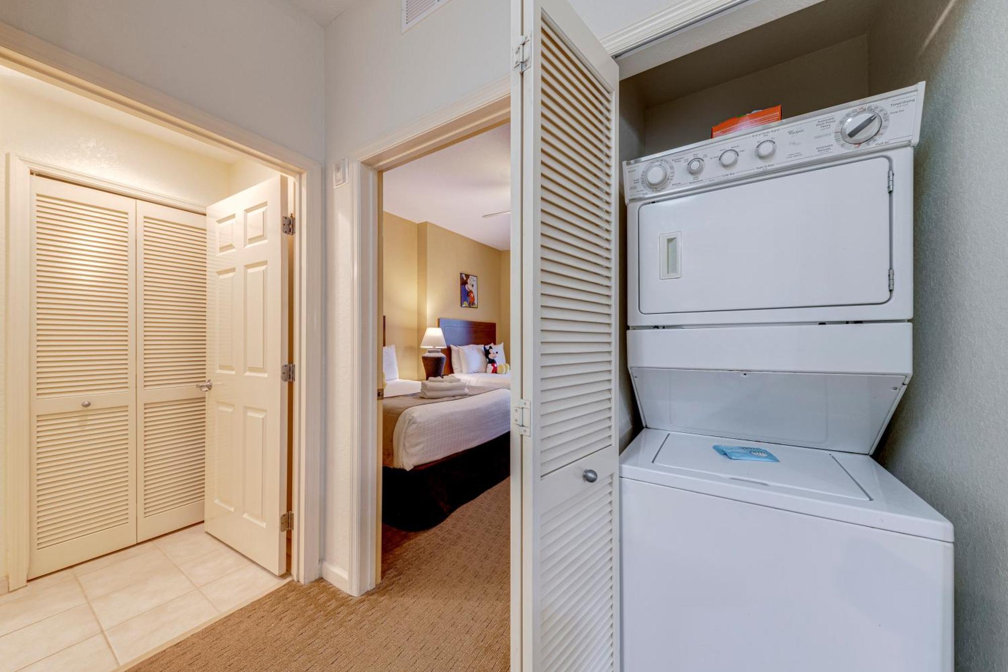 Elegant Retreat Near Disney Apartment