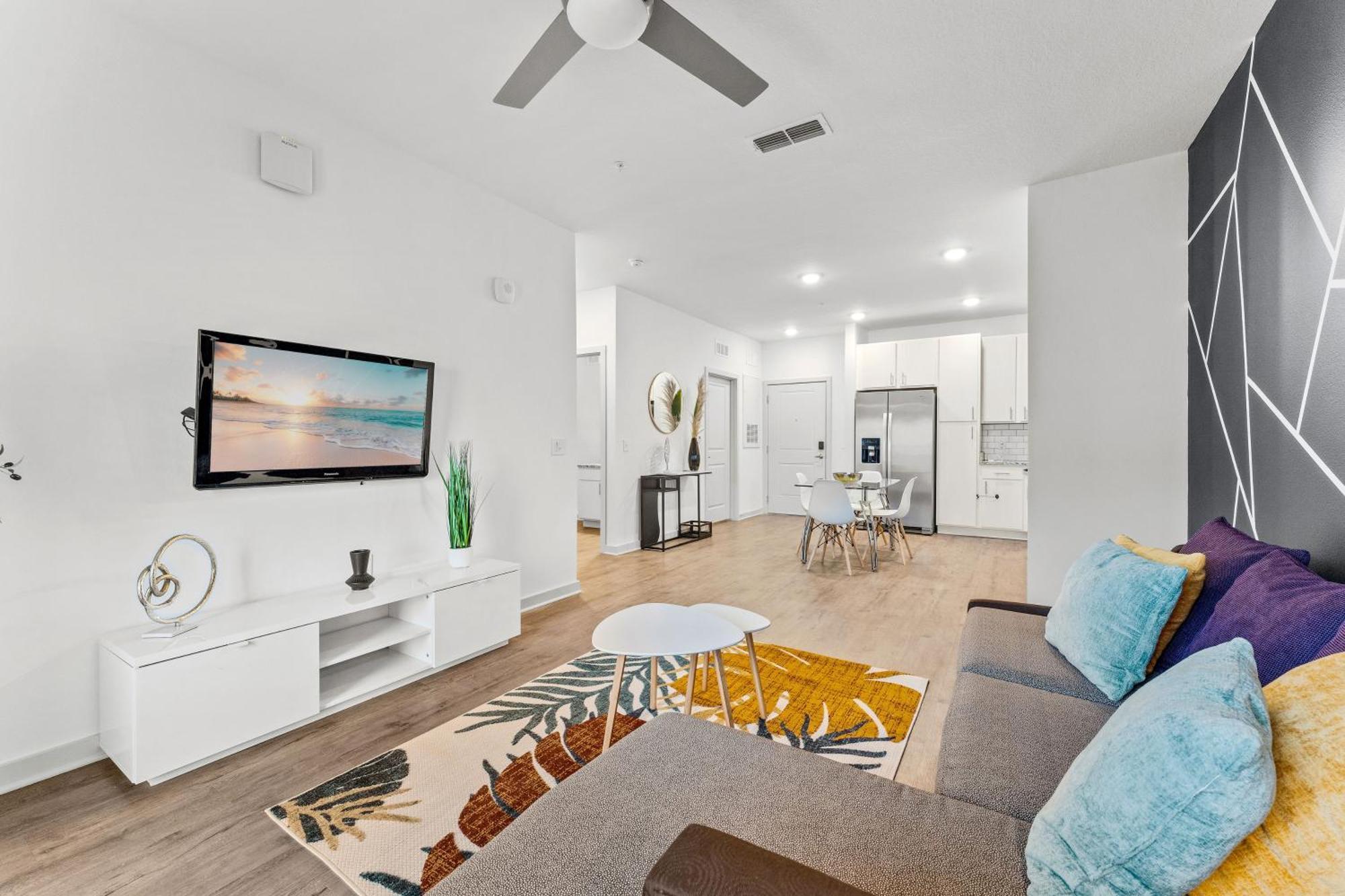 Complete Sleek Modern 10 Min To Parks Pets Allowed, Resort-style Amenities Apartment Orlando