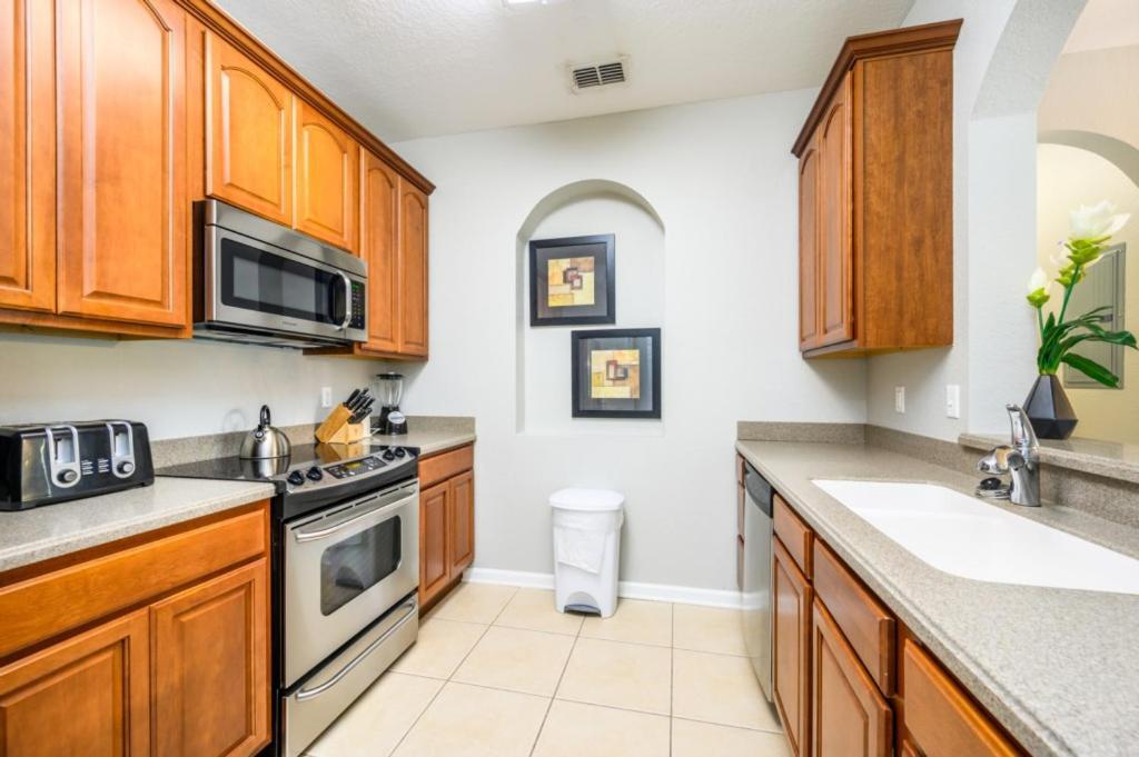 Vista Cay Deluxe Condo, Near The Parks! - 3002 Apartment