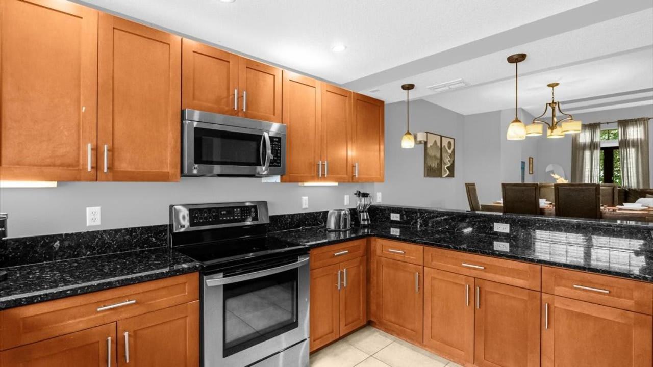 Luxury Townhome - 5 Minutes To *