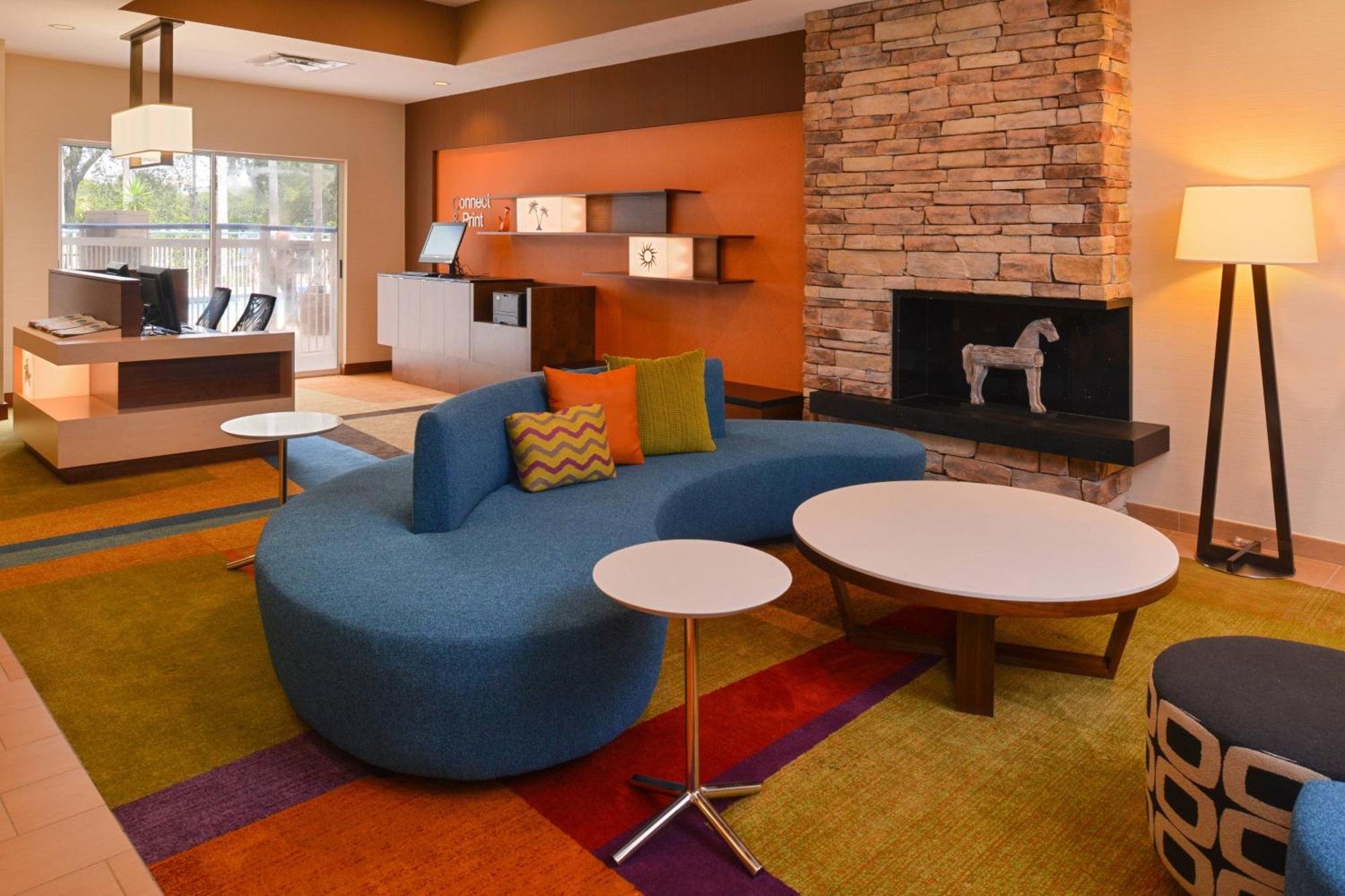 Hotel Fairfield Airport 3*