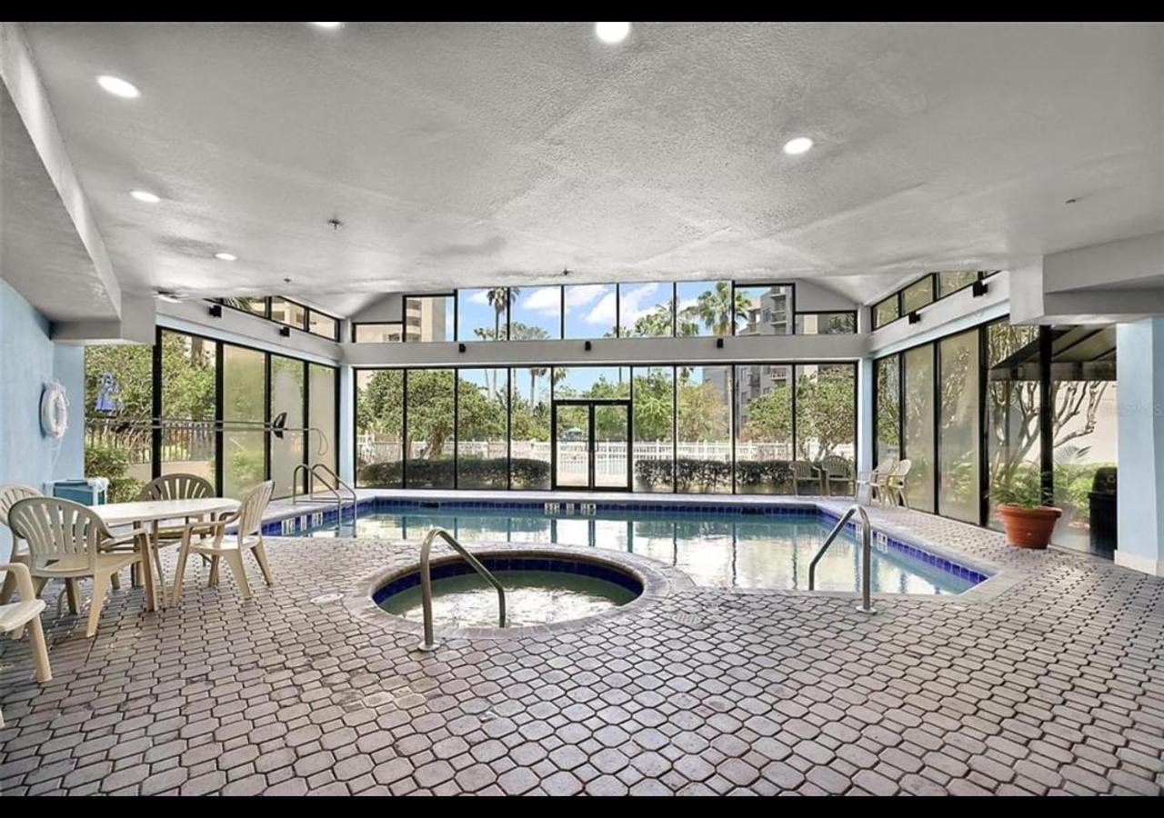 Gorgeous Spot Universal Apartment *