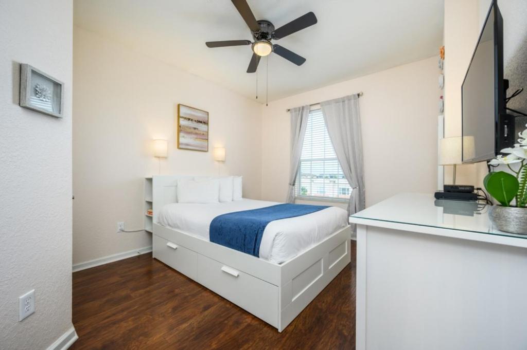 Beautiful Modern Condo, Near The Parks! 3021 Apartment *