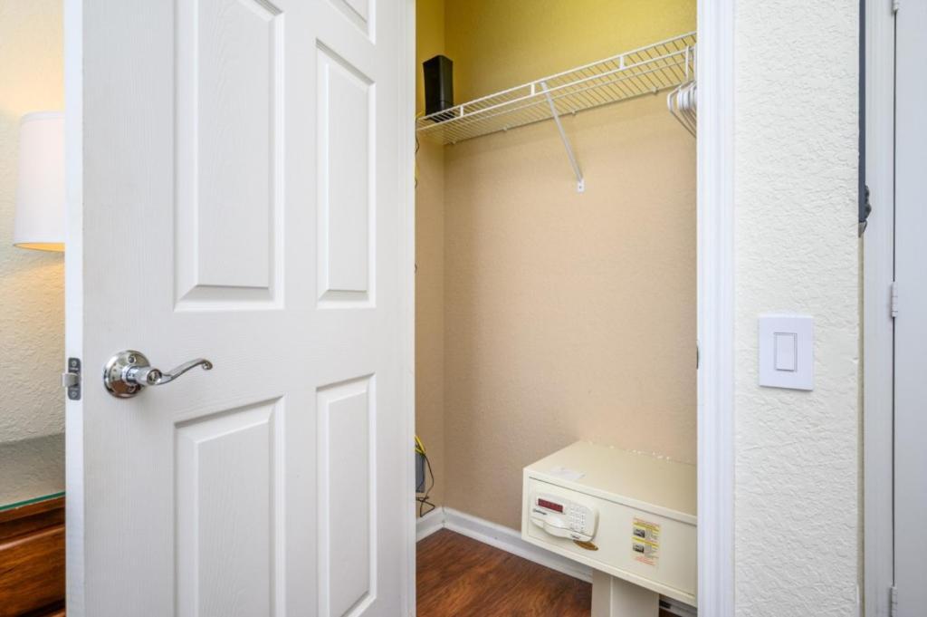 Apartment Beautiful Modern Condo, Near The Parks! 3021 Orlando