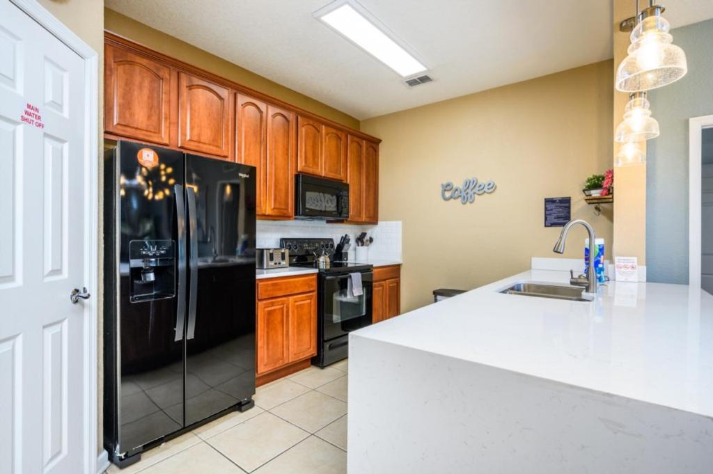 Beautiful Modern Condo, Near The Parks! 3021 *