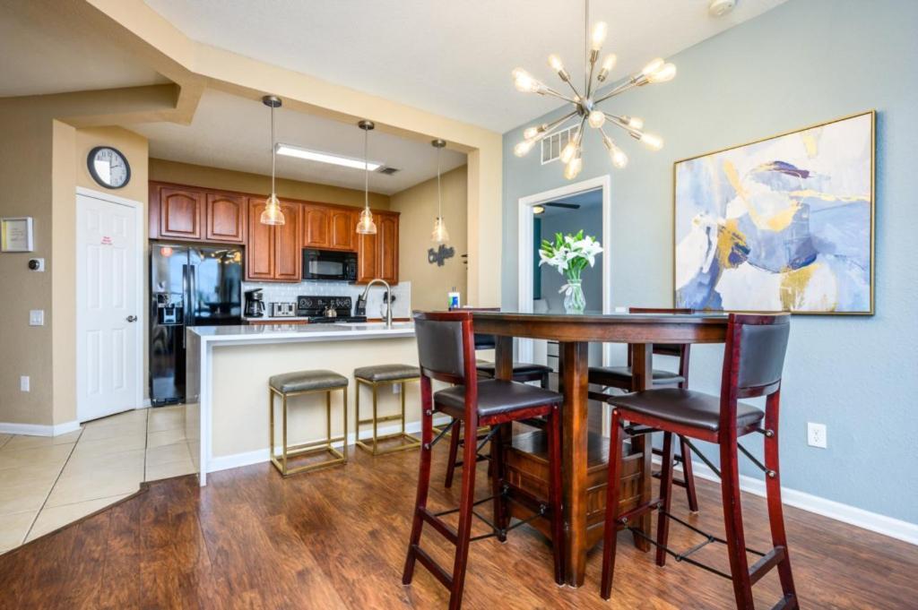 Apartment Beautiful Modern Condo, Near The Parks! 3021