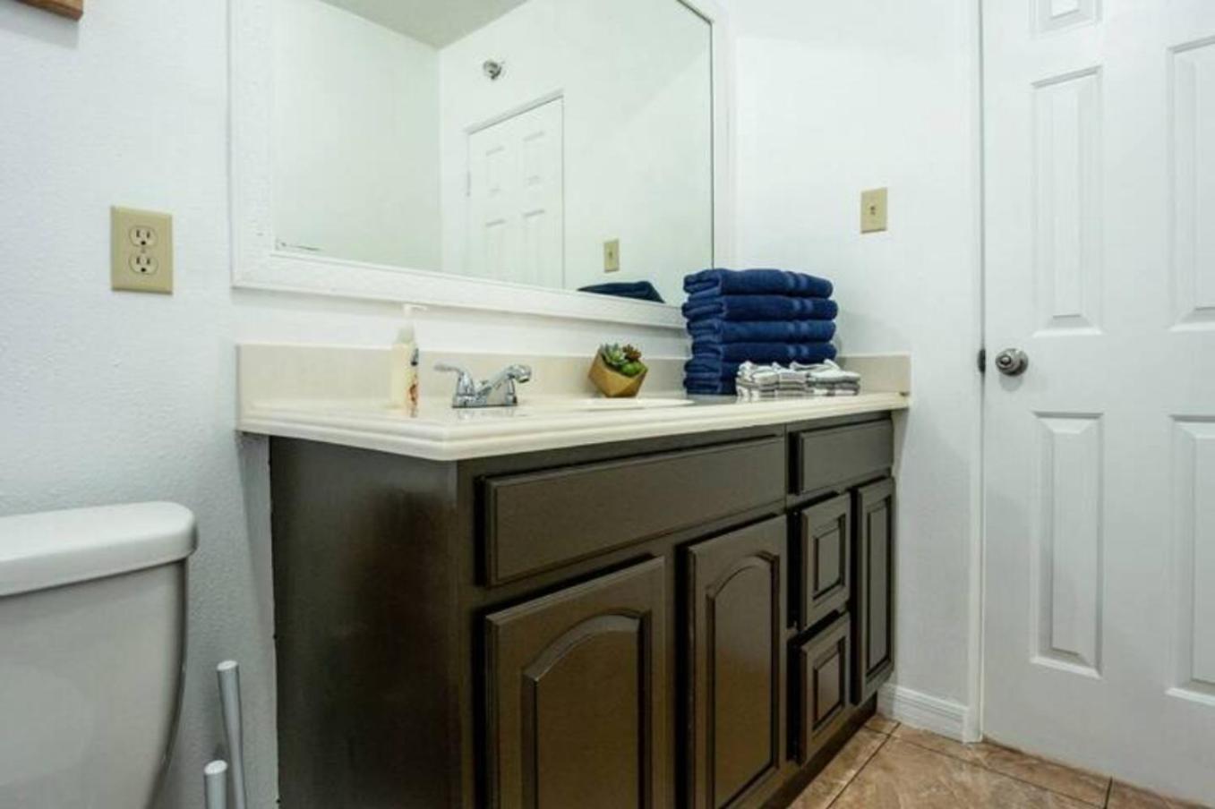 Holiday home 2Br Getaway Private, Pet-Friendly Fast Wi-Fi Orlando