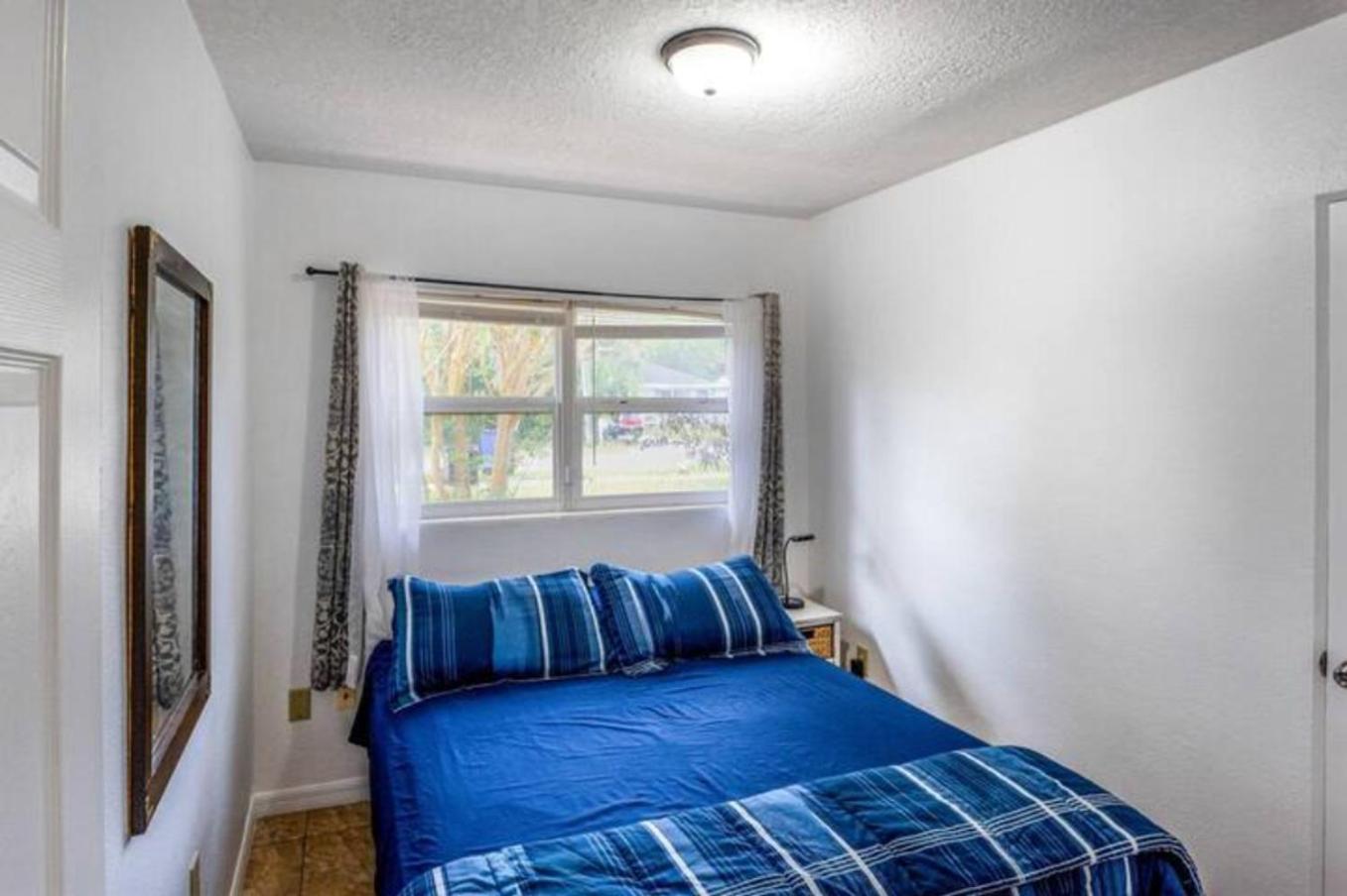 2Br Getaway Private, Pet-Friendly Fast Wi-Fi Holiday home Orlando